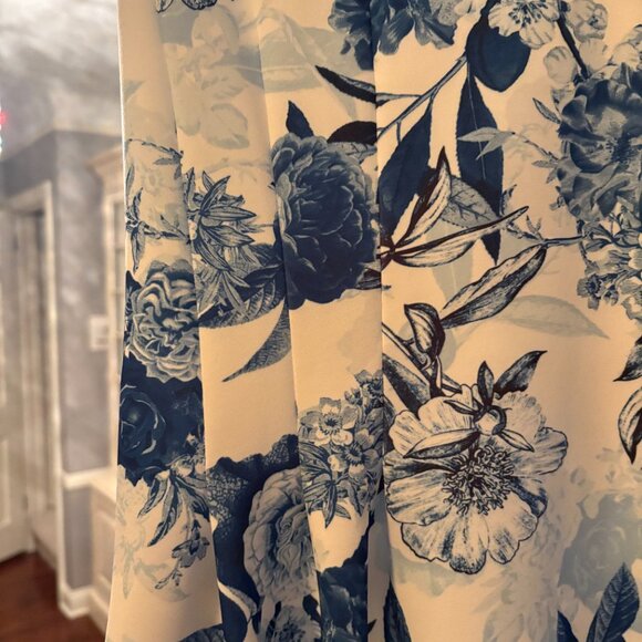 NWT Vince Camuto Blue and White Floral Scuba Knit Fit & Flare Dress. Size 10 - Picture 2 of 11